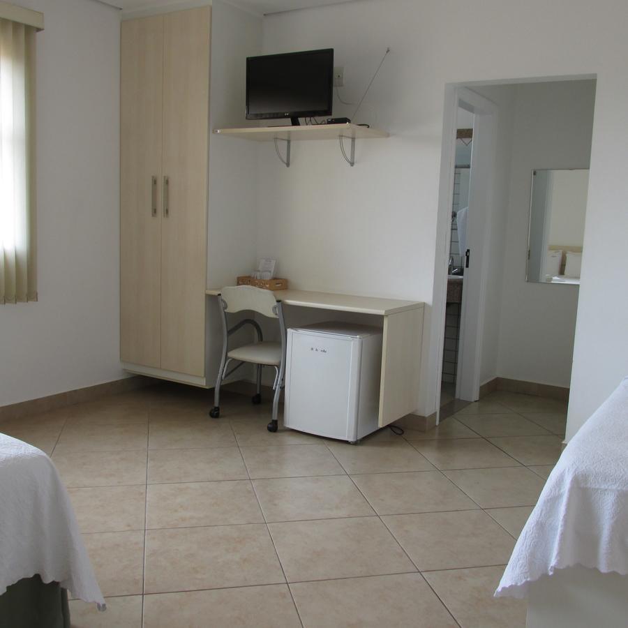 Holambra Garden Hotel Extérieur photo A typical room at the hostel